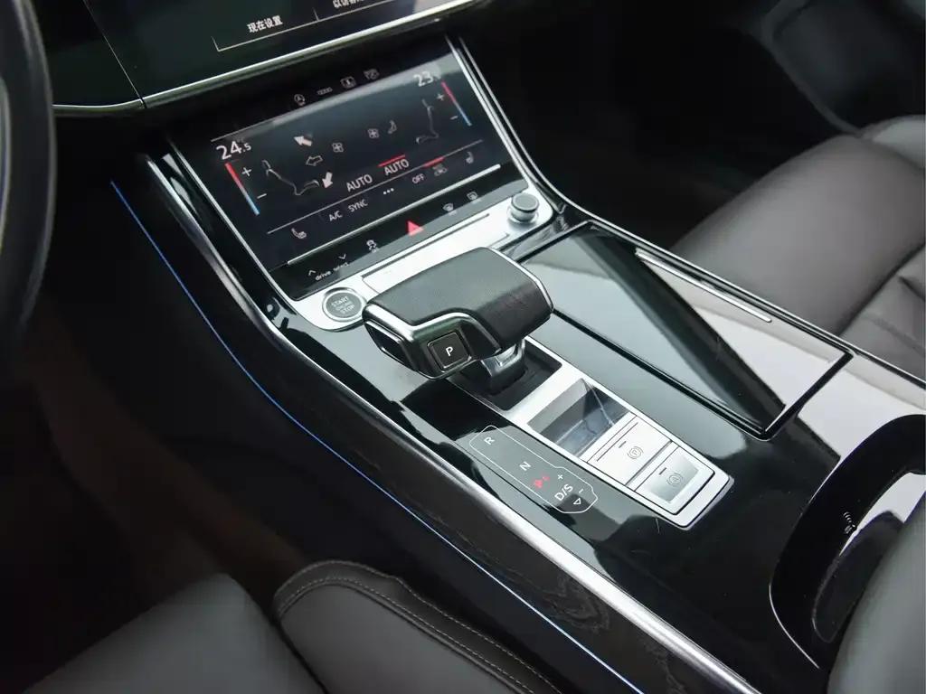 Audi A8 2023 из CN, фото 10