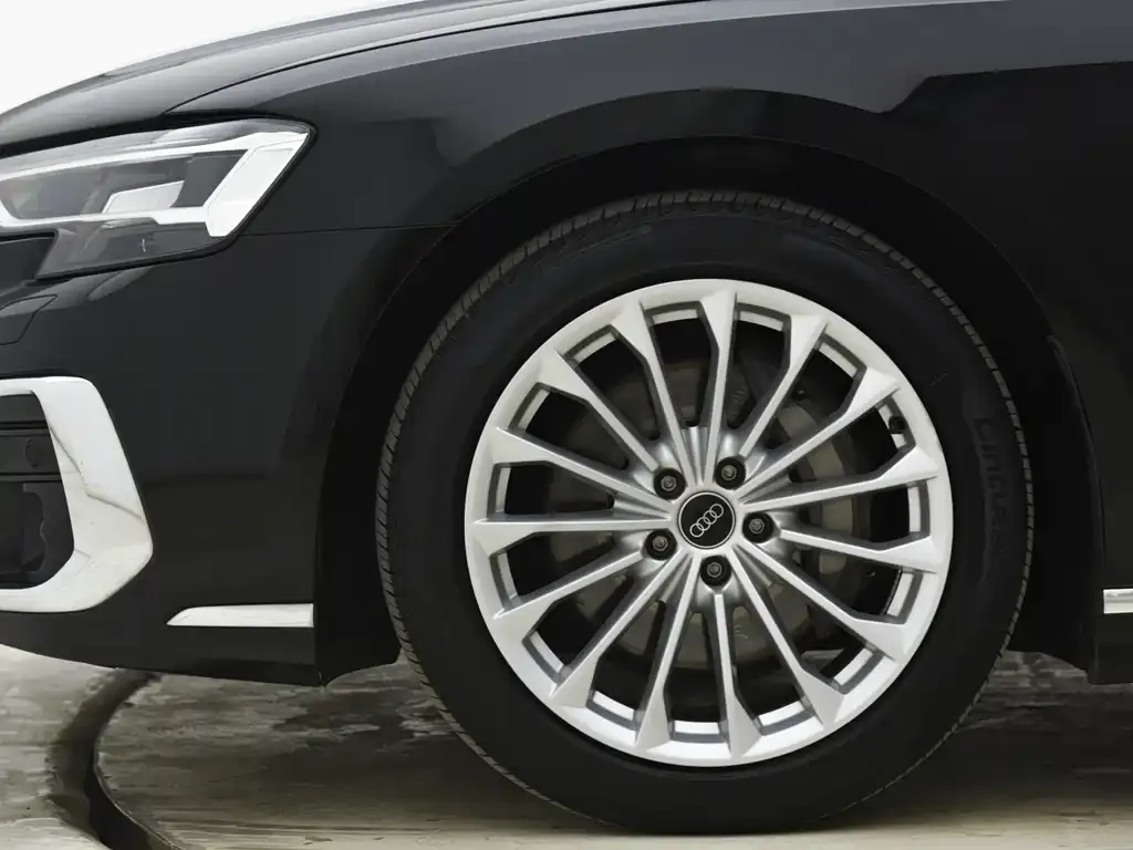 Audi A8 2023 из CN, фото 6