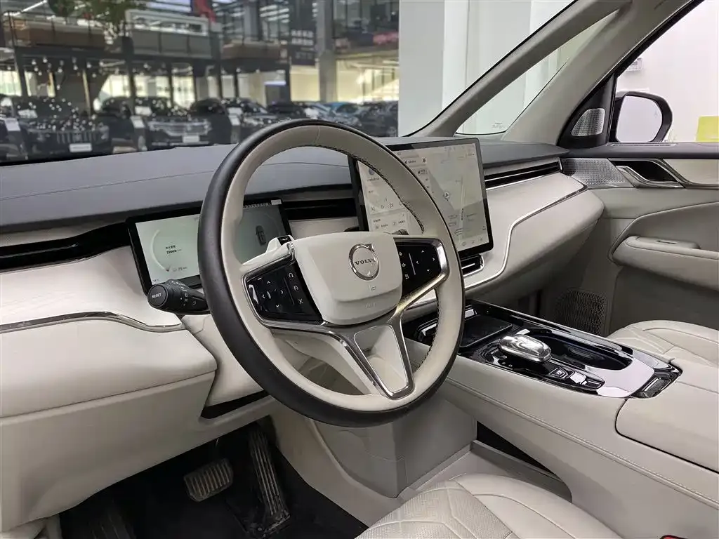 Volvo EM90 — фото 3