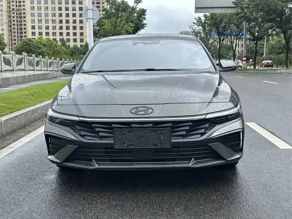 Hyundai Elantra — фото 7