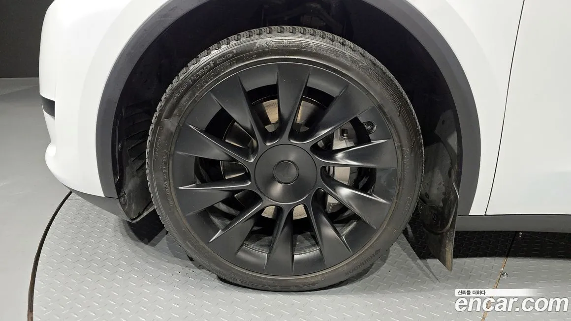 Tesla Model Y 2023 из KR, фото 8