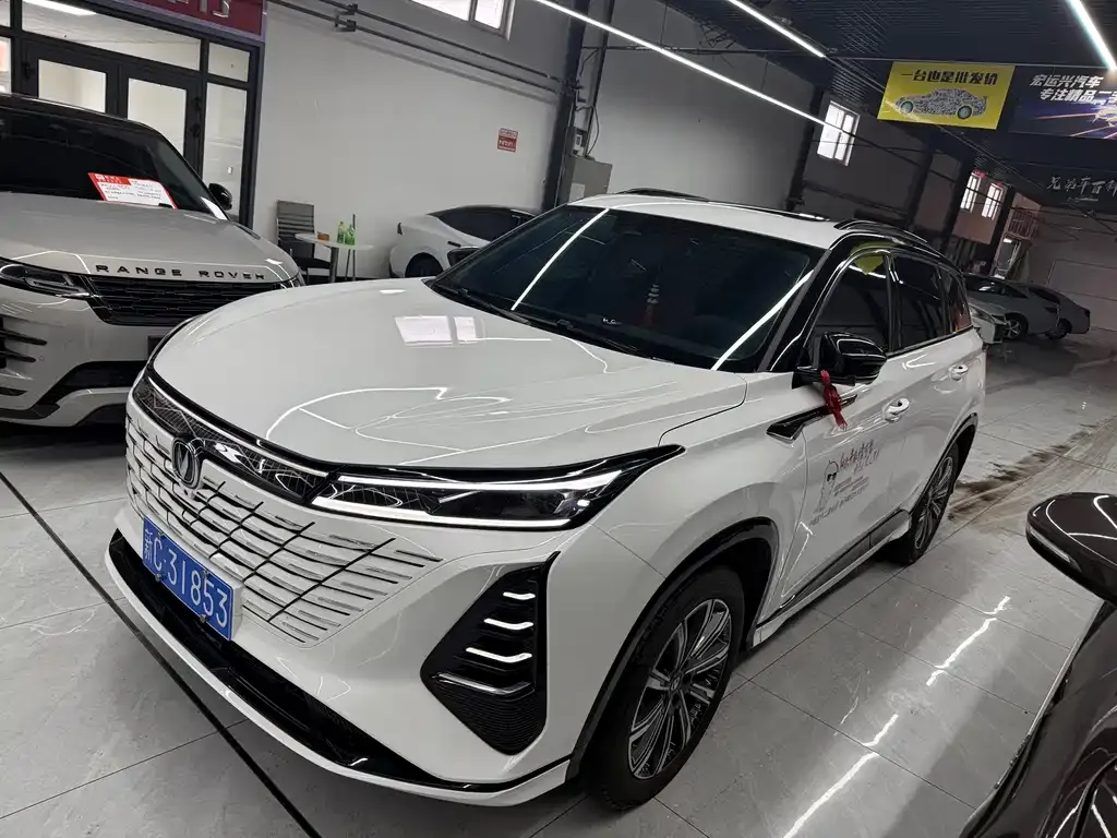 Changan CS75PLUS — фото 1