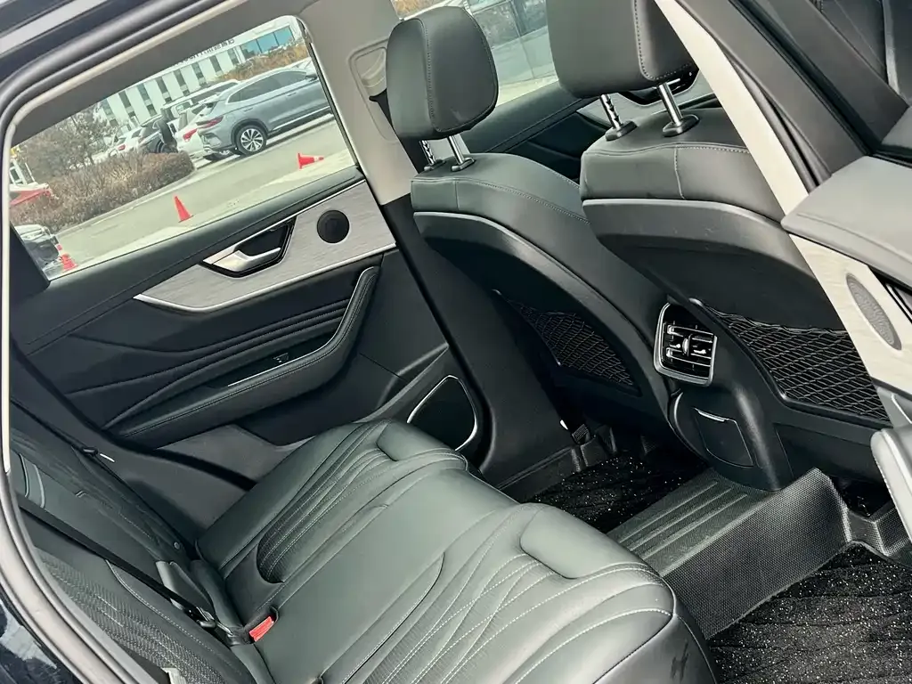 Hongqi HS5 2024 из CN, фото 10