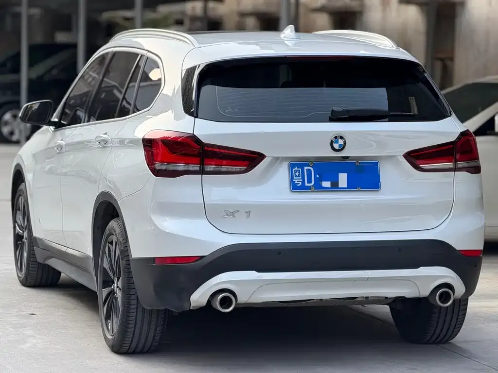 BMW X1 — фото 9