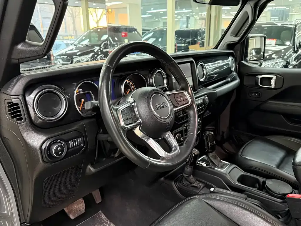 Jeep Wrangler 2023 из CN, фото 9