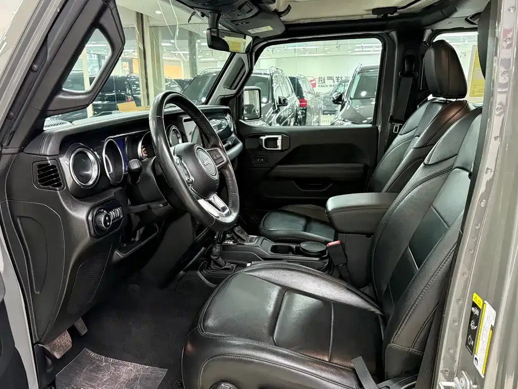 Jeep Wrangler 2023 из CN, фото 7