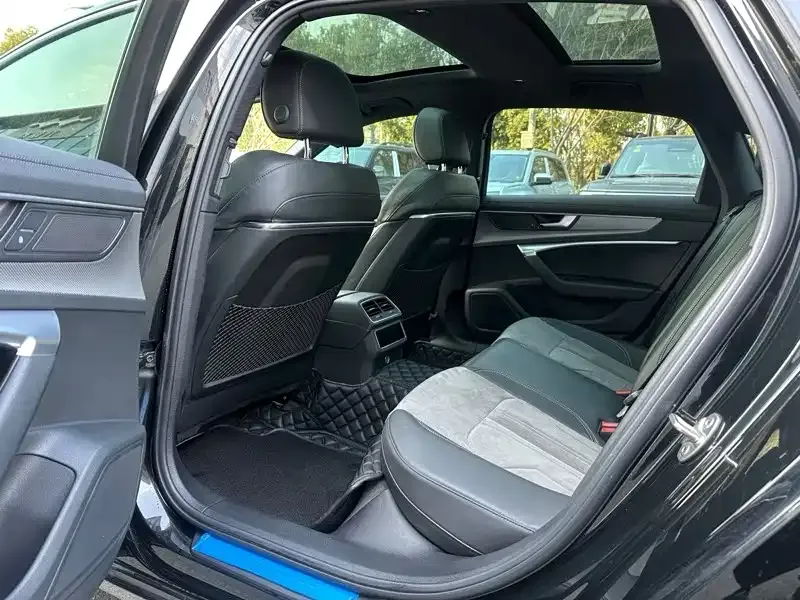 Audi A6L 2022 из CN, фото 9