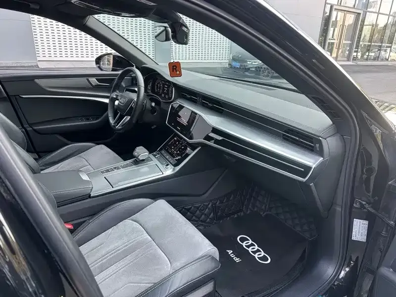 Audi A6L 2022 из CN, фото 6