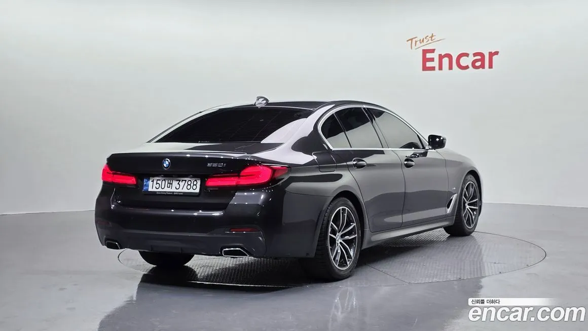 BMW 5-Series 2023 из KR, фото 2