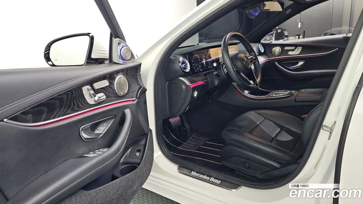 Mercedes-Benz E-Class — фото 7