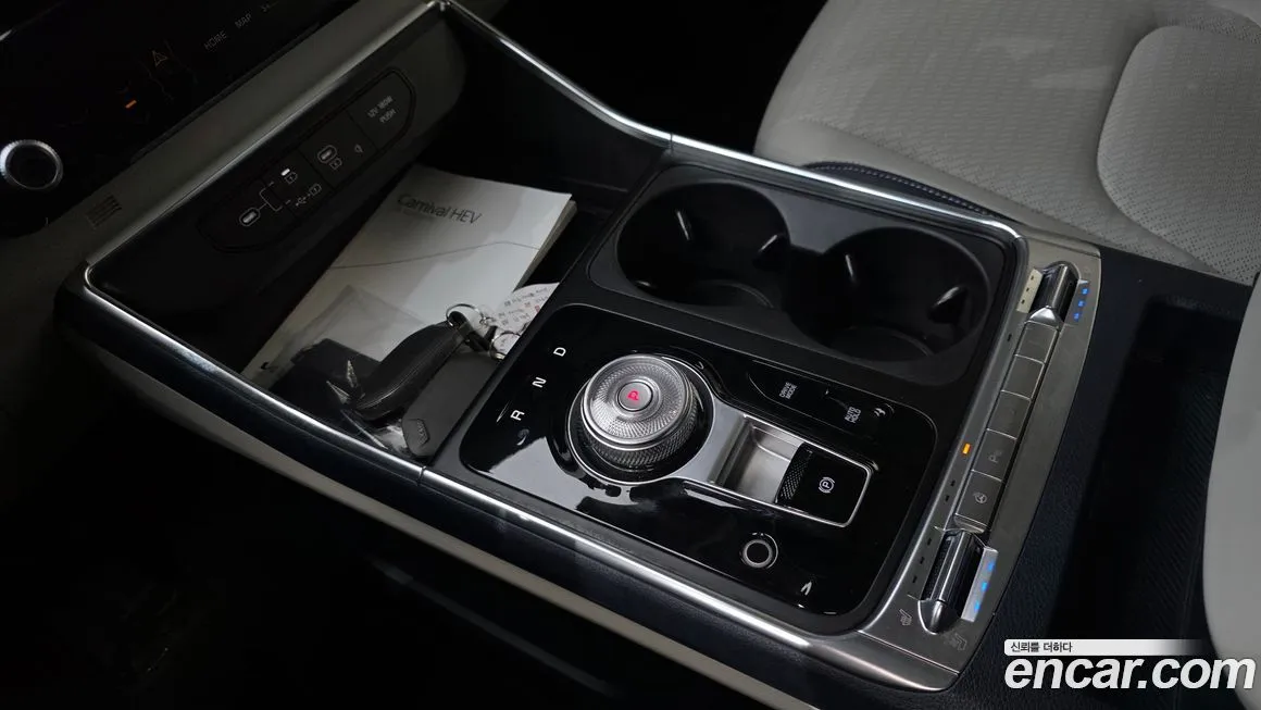 Kia Carnival — фото 10