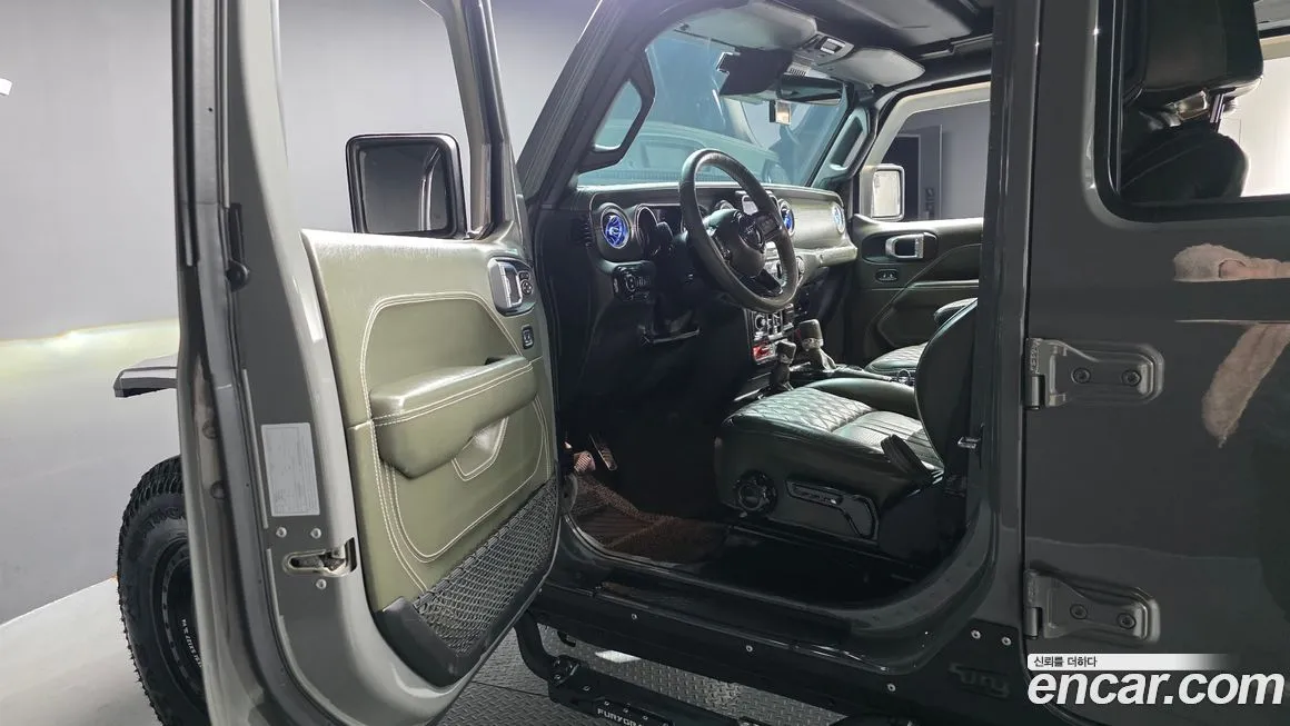 Jeep Wrangler 2022 из KR, фото 8