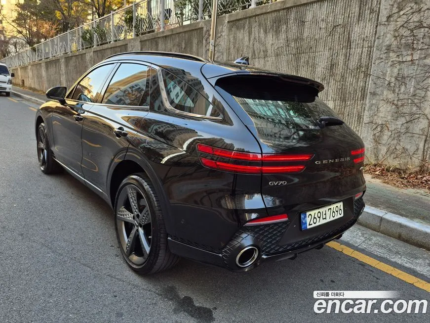 Genesis GV70 — фото 2