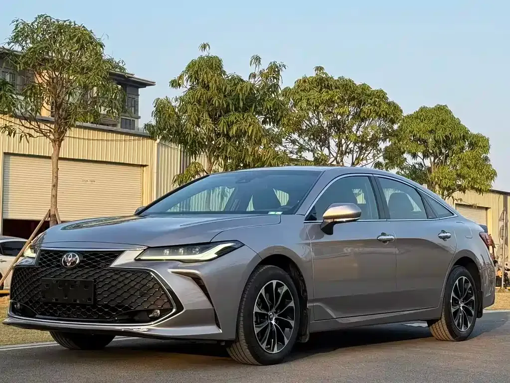 Toyota Avalon 2023 из CN, фото 1