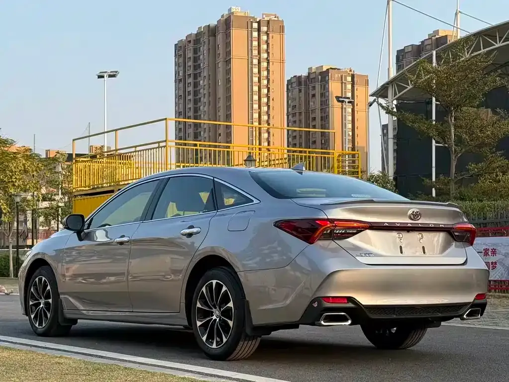 Toyota Avalon 2023 из CN, фото 3