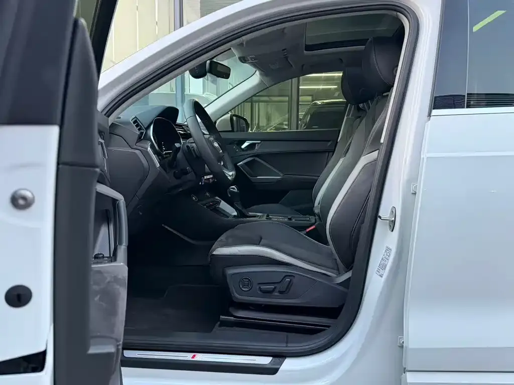Audi Q3 2022 из CN, фото 3