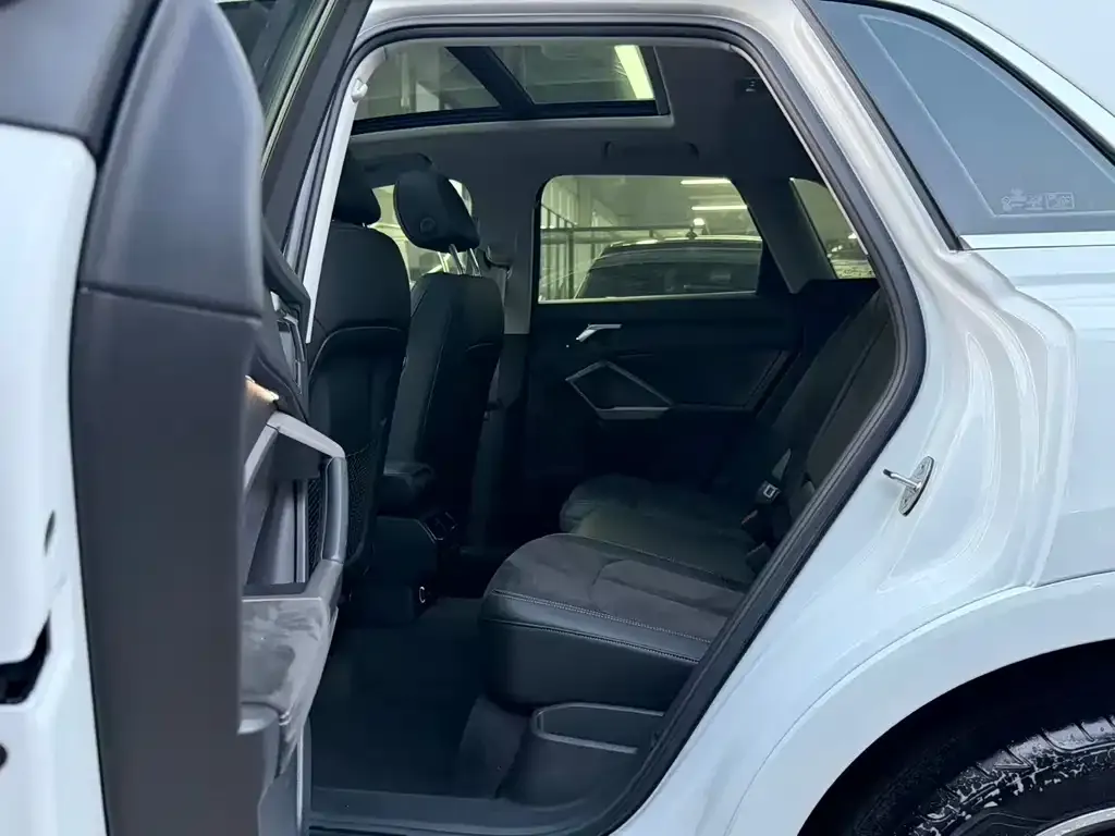 Audi Q3 2022 из CN, фото 8