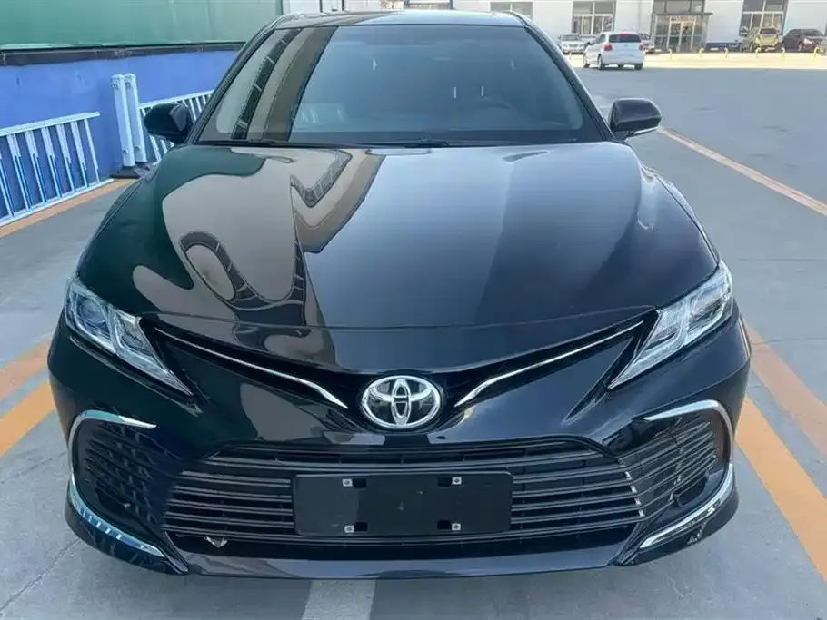 Toyota Camry — фото 6