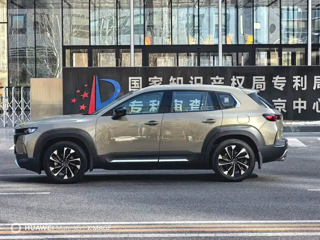 Mazda CX-50 2023 из CN, фото 2