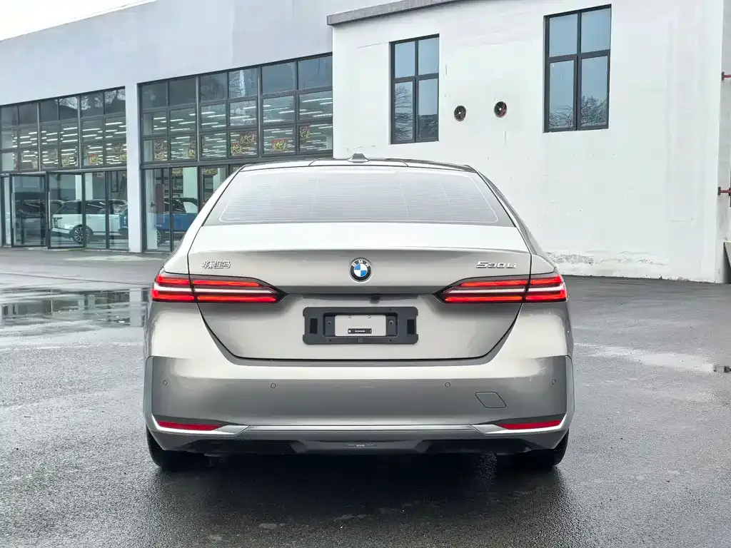 BMW 5 Series — фото 2