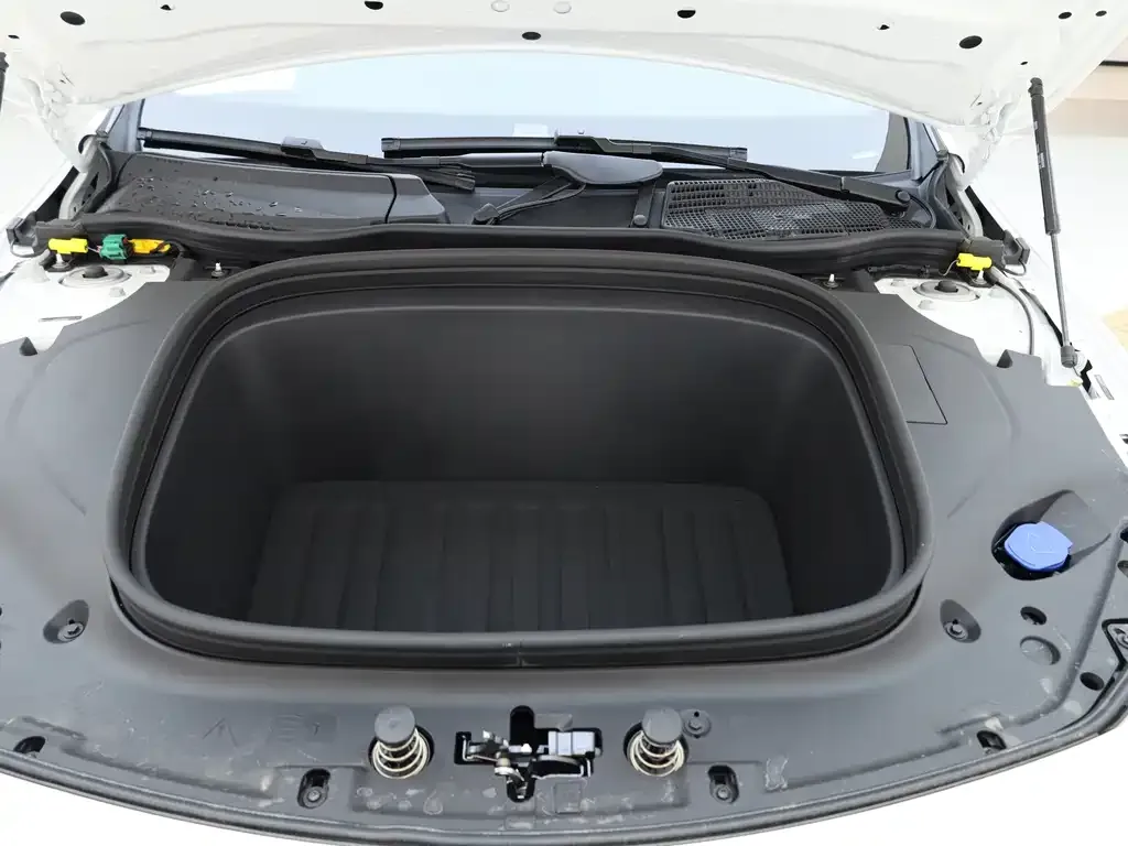Mercedes-Benz CLA PHEV 2025 из CN, фото 6