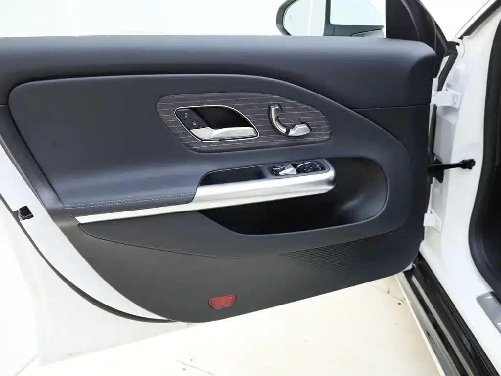 Mercedes-Benz CLA PHEV 2025 из CN, фото 3