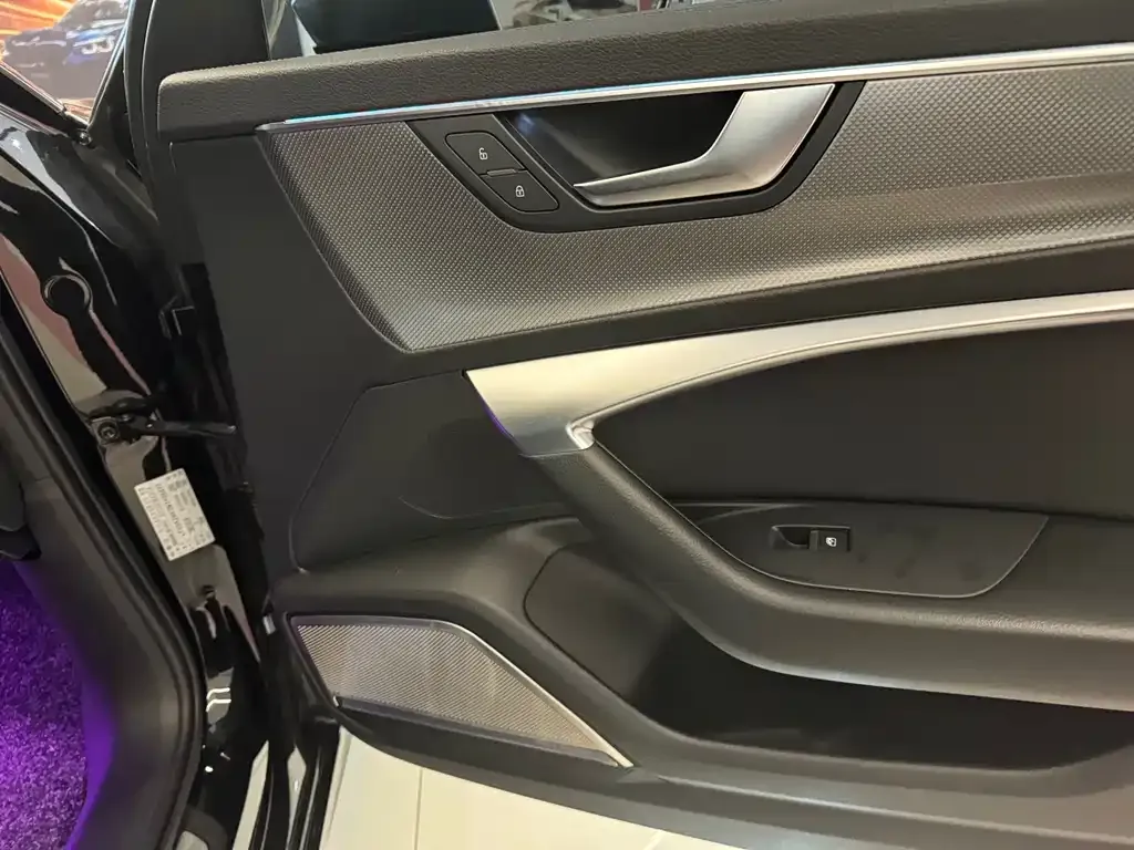 Audi A6L 2021 из CN, фото 9