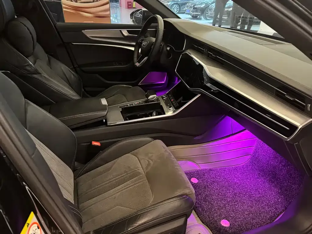 Audi A6L 2021 из CN, фото 10