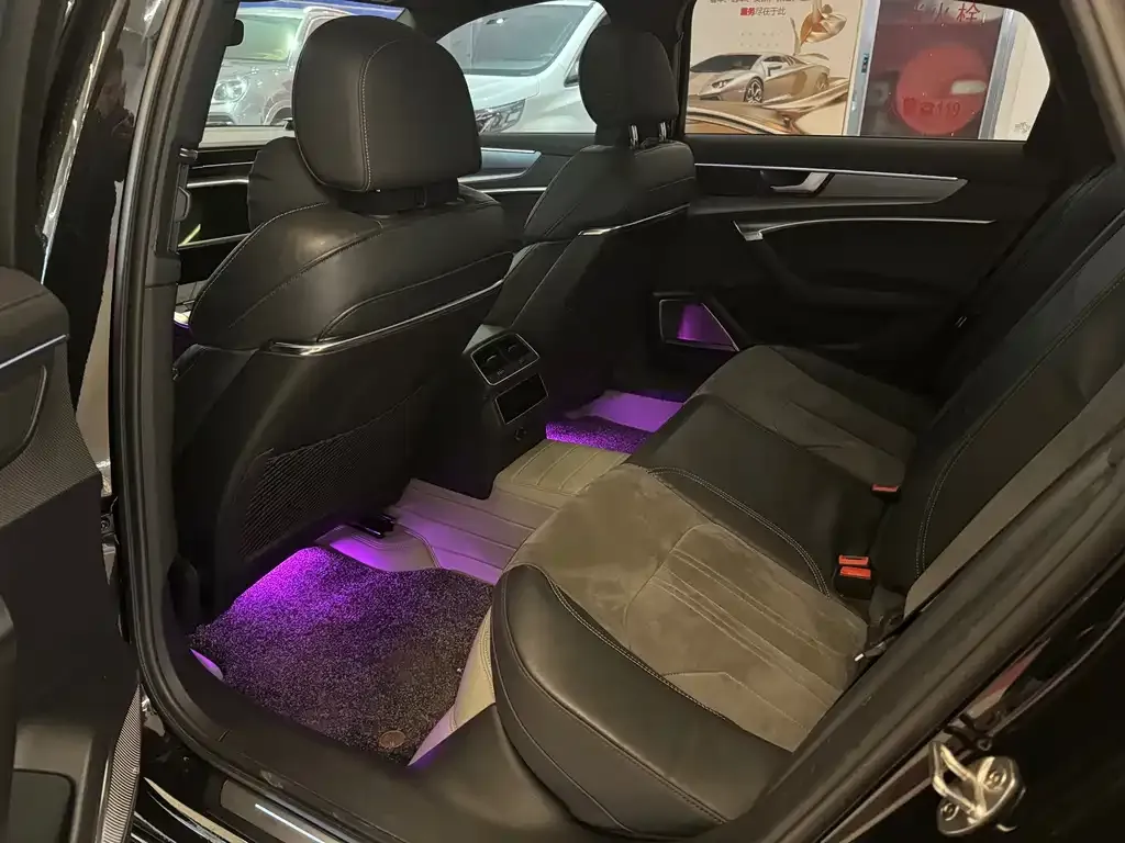 Audi A6L 2021 из CN, фото 4
