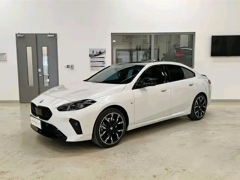 BMW 2 Series — фото 1