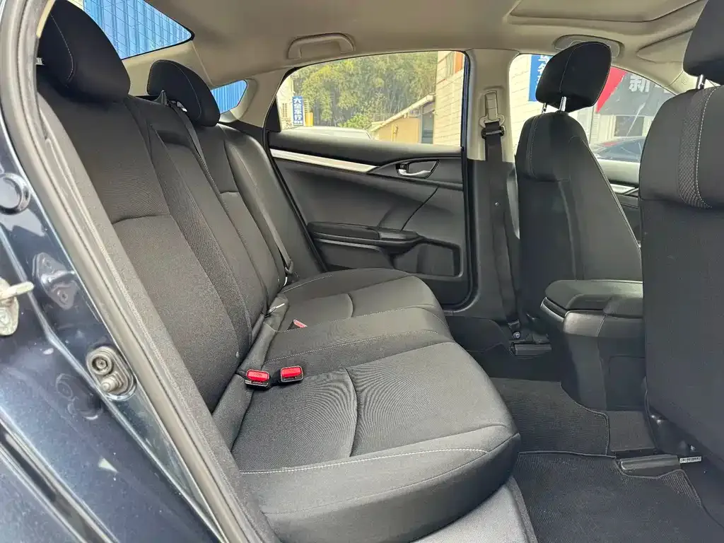 Honda Civic — фото 7