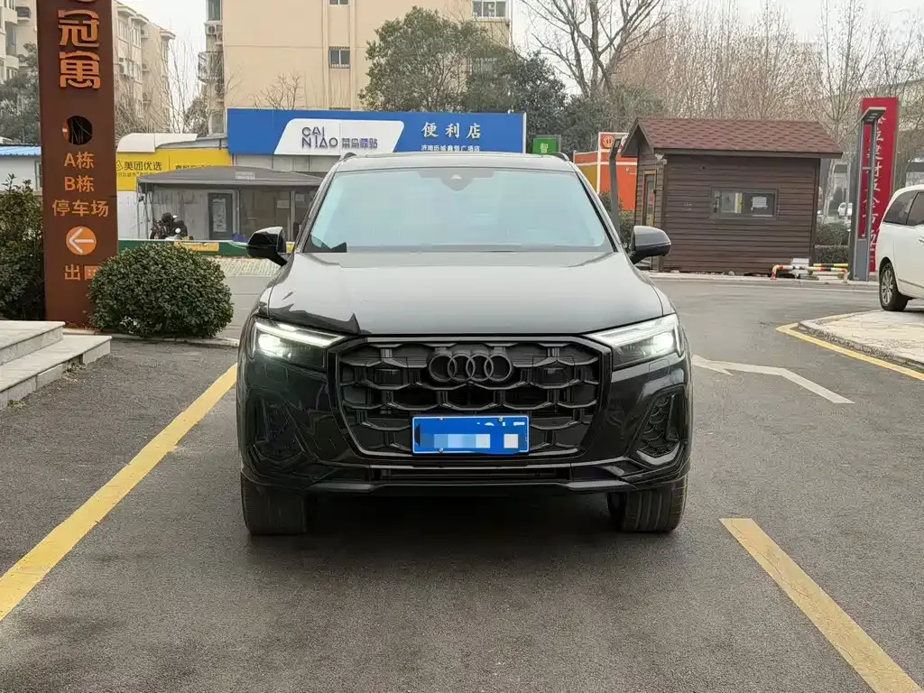Audi Q7 2024 из CN, фото 9