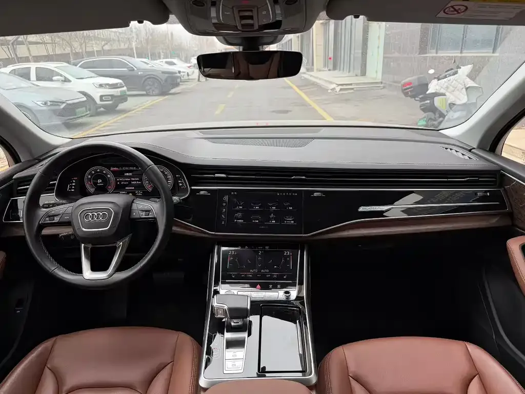 Audi Q7 2024 из CN, фото 6