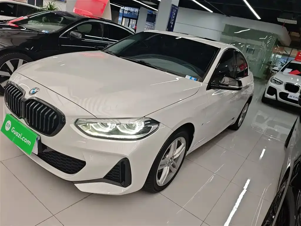 BMW 1 Series 2022 из CN, фото 1