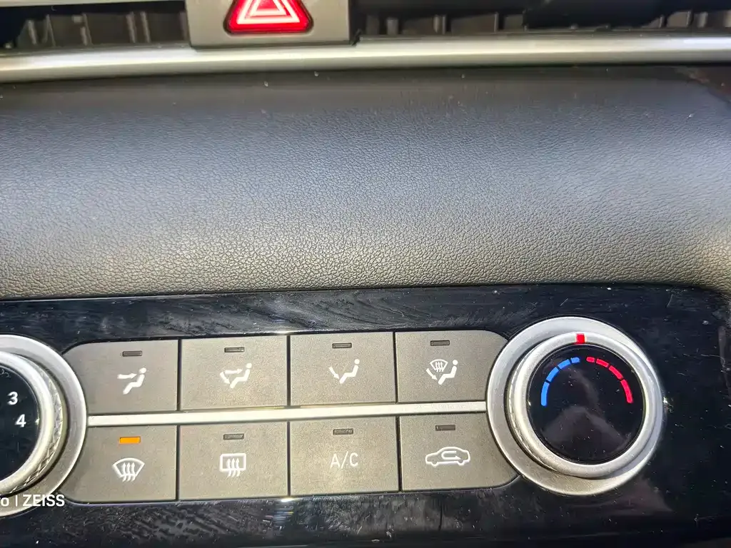 Hyundai Elantra — фото 10