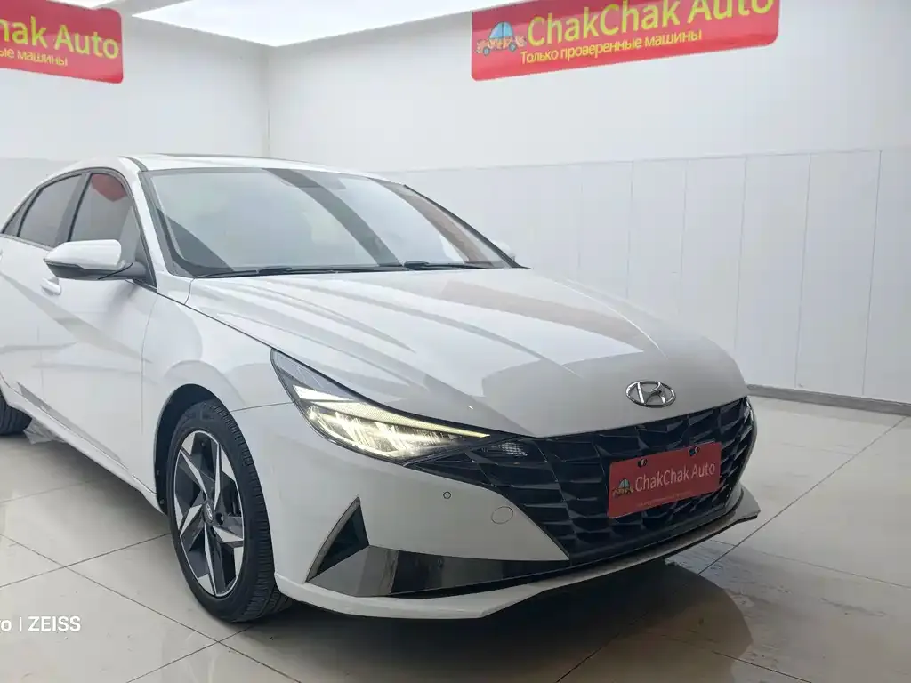 Hyundai Elantra — фото 5