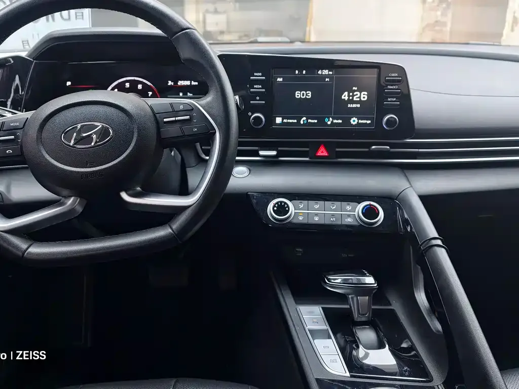 Hyundai Elantra — фото 9