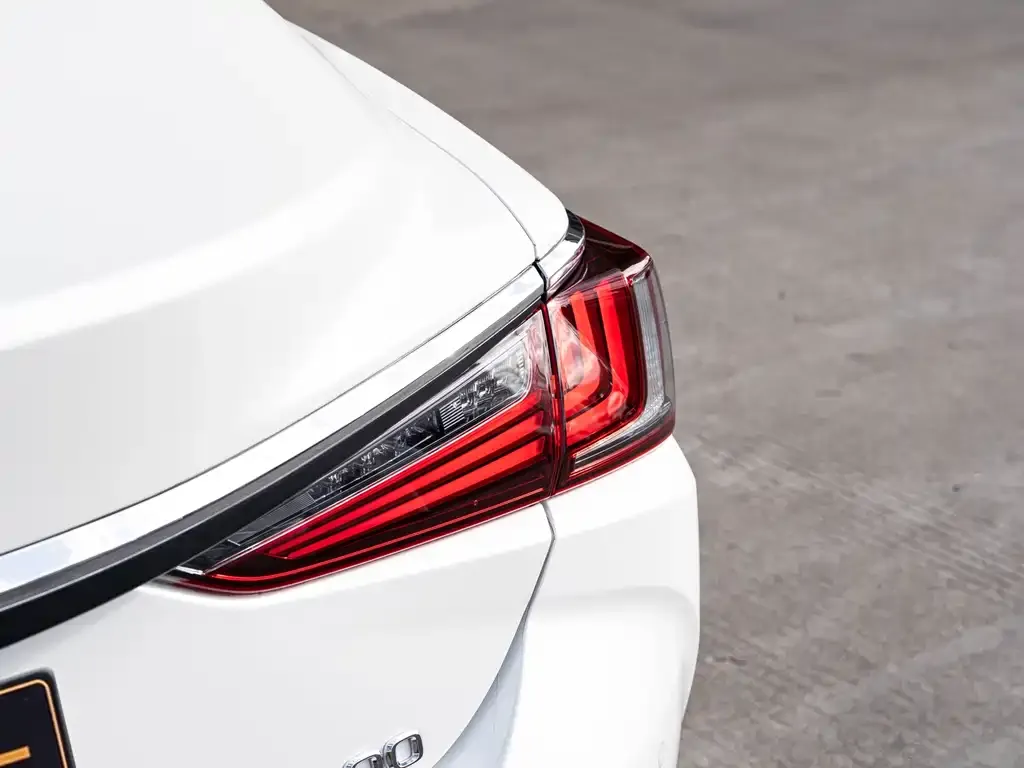 Lexus ES — фото 3