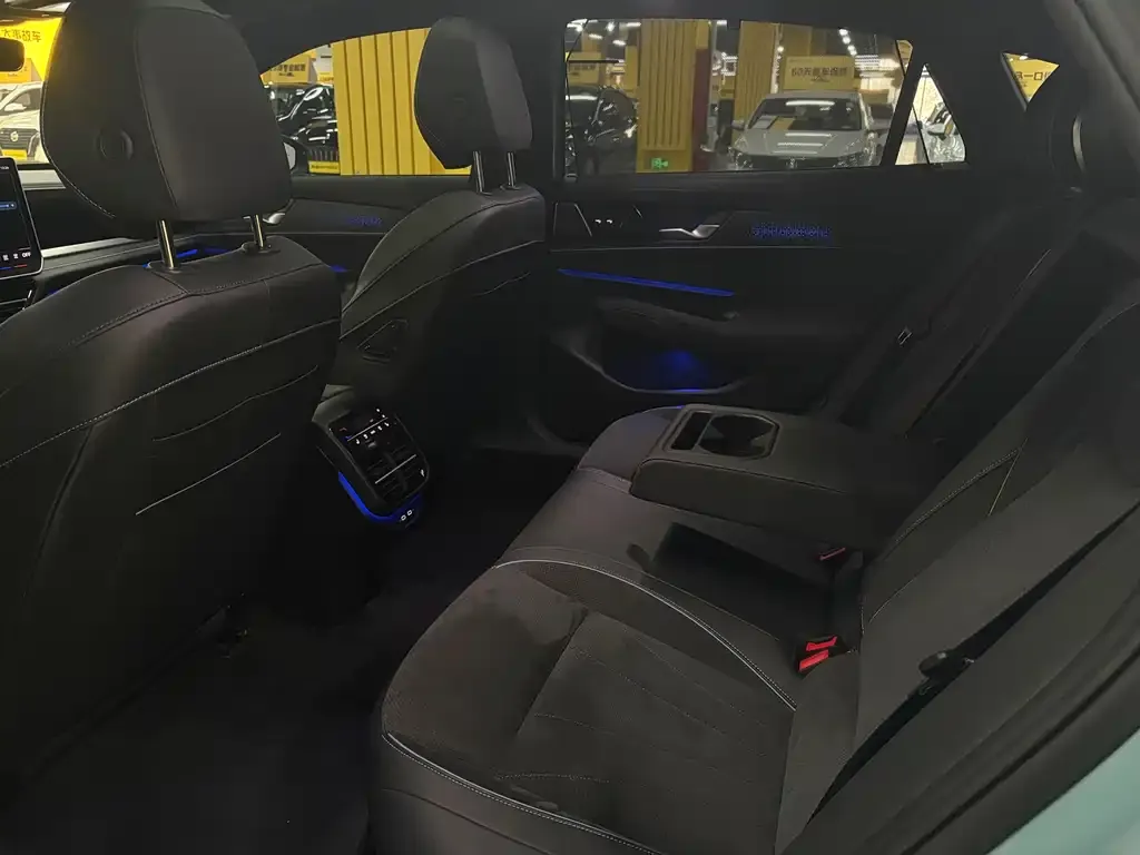 Volkswagen Passat 2024 из CN, фото 6