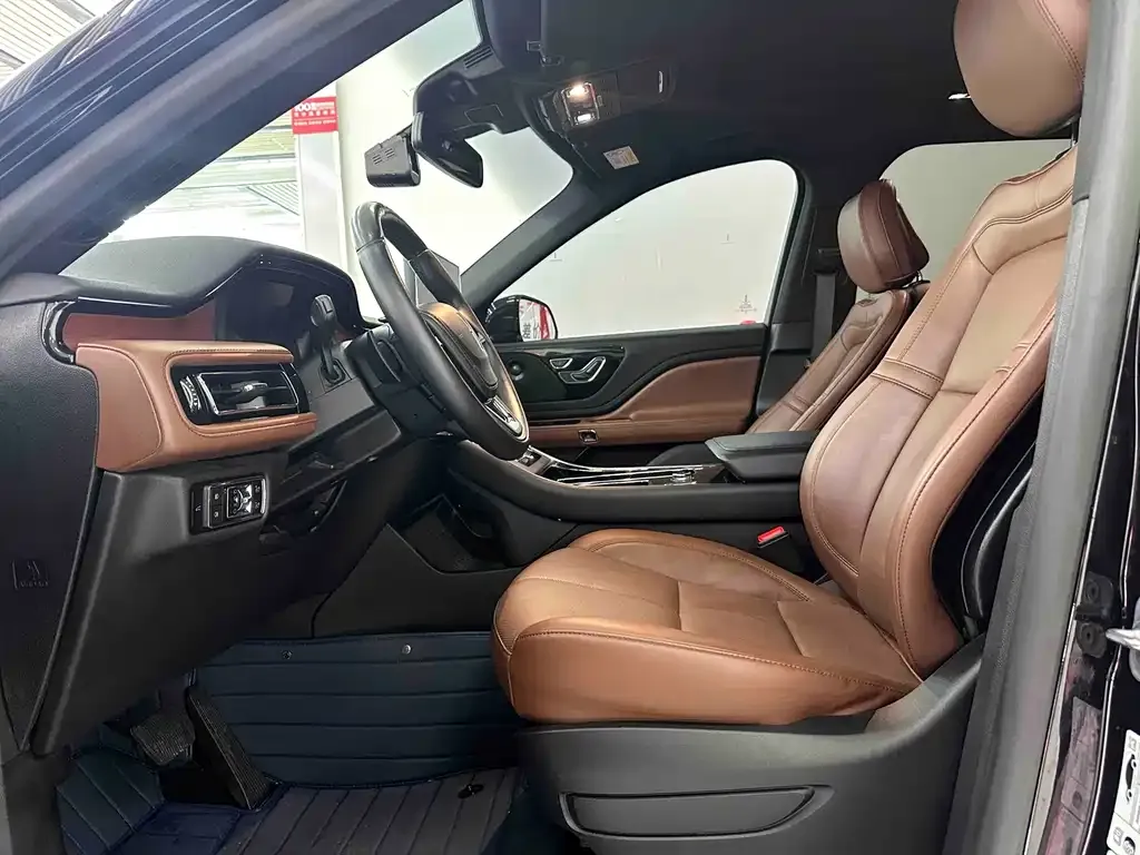 Lincoln Aviator 2023 из CN, фото 8