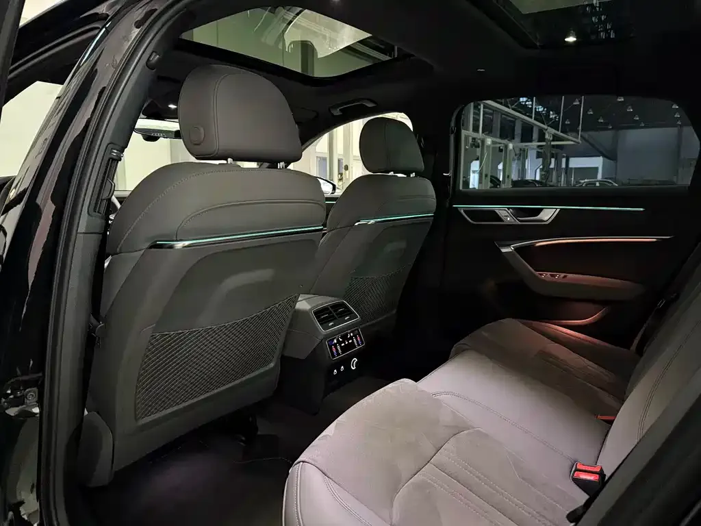 Audi A6L 2023 из CN, фото 10