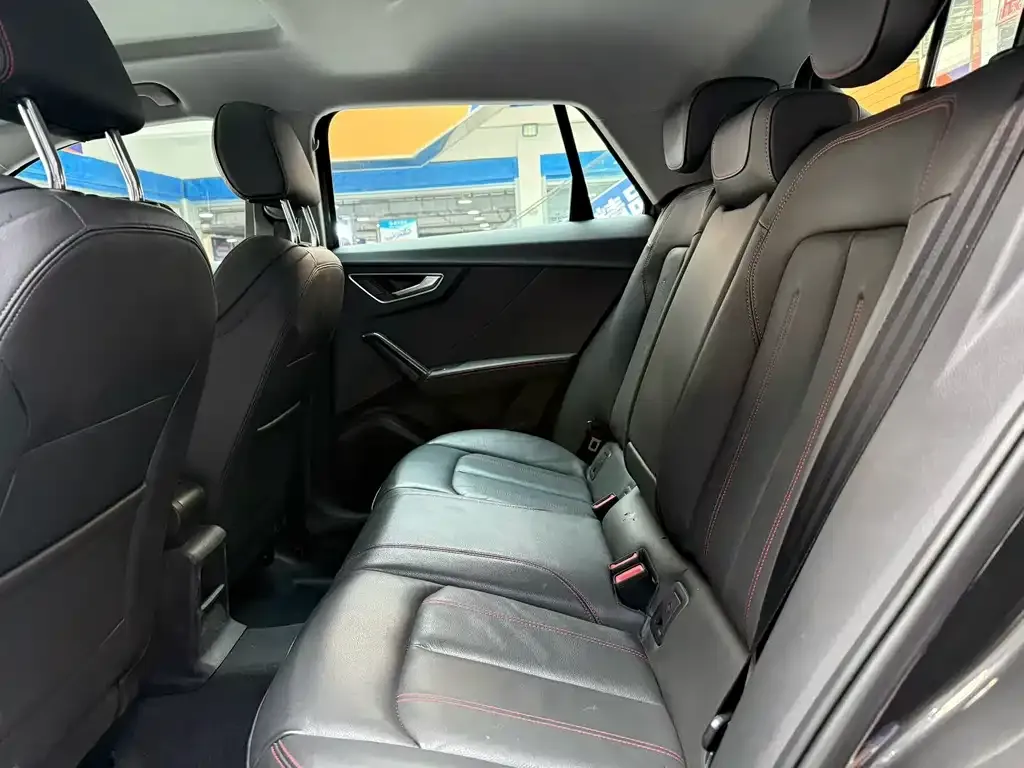 Audi Q2L 2023 из CN, фото 2