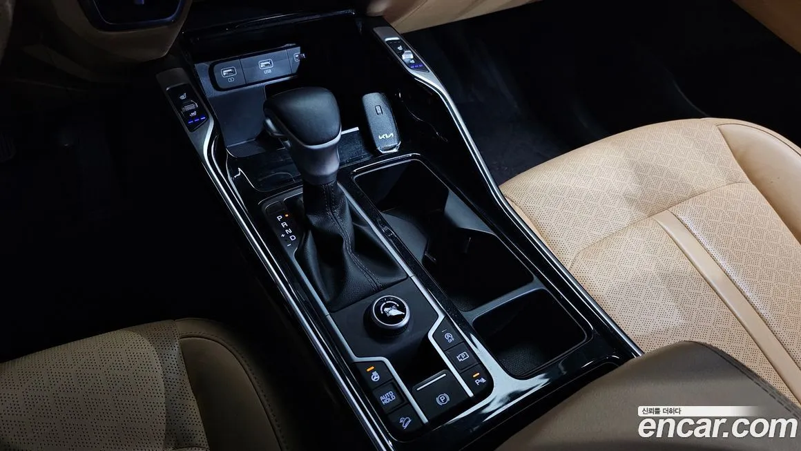 Kia Sorento — фото 9