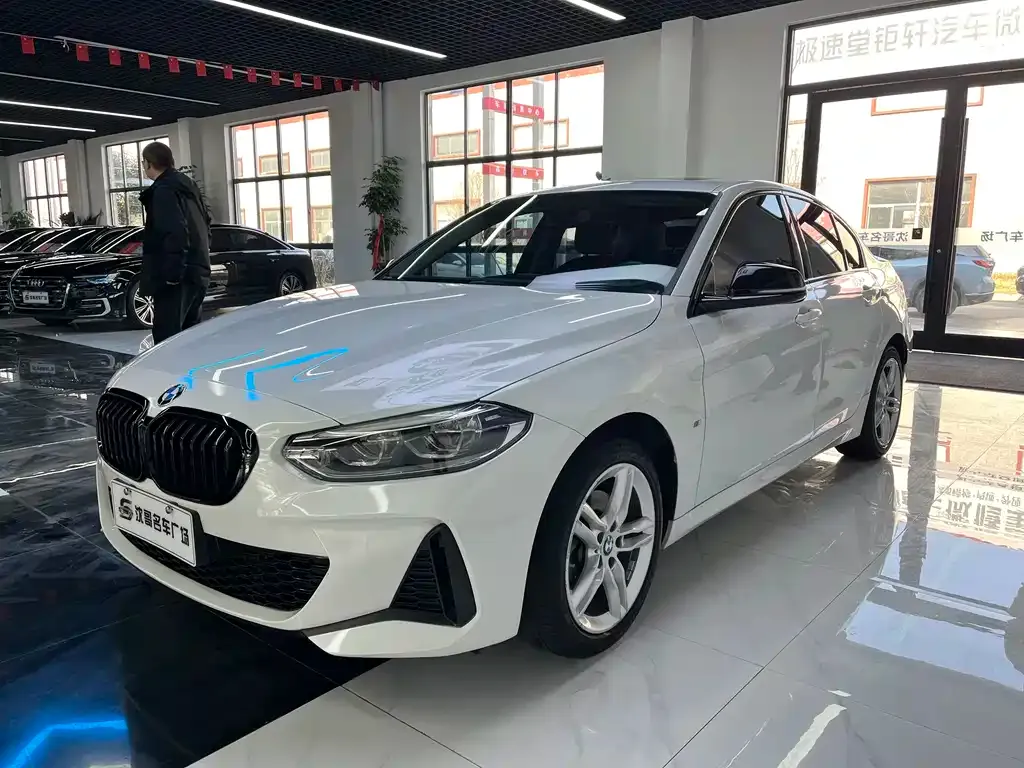 BMW 1 Series 2021 из CN, фото 1