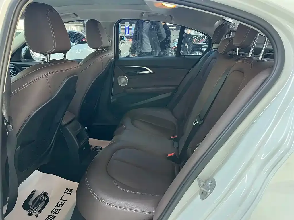 BMW 1 Series 2021 из CN, фото 6