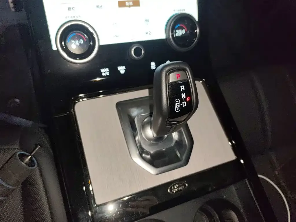 Land Rover Evoque 2024 из CN, фото 4