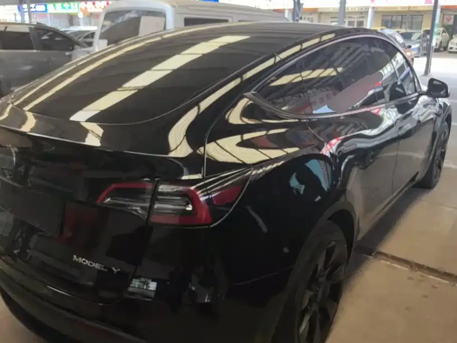 Tesla Model Y — фото 2