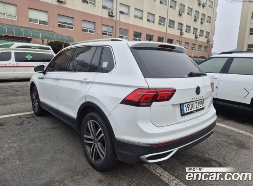 Volkswagen Tiguan — фото 10