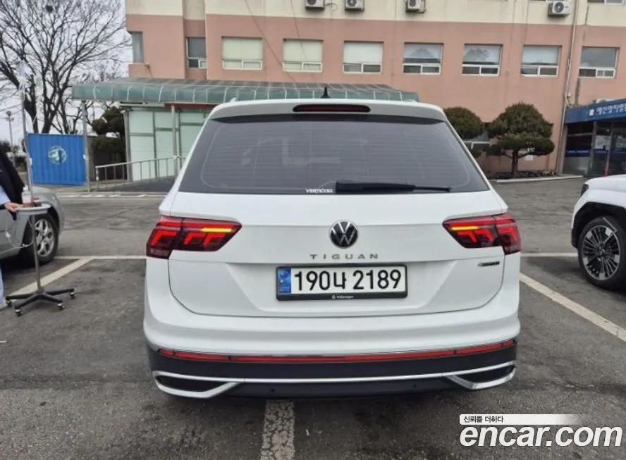 Volkswagen Tiguan — фото 2