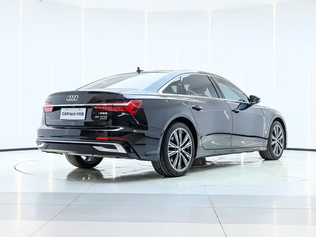 Audi A6L — фото 2